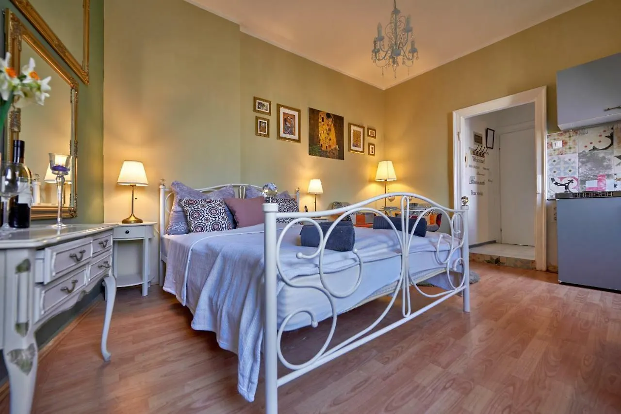 Old City Romantic Studio With Free Private Parking Пула 0*,  Хорватия
