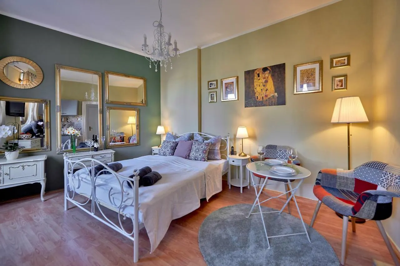 Old City Romantic Studio With Free Private Parking Apartman Pula